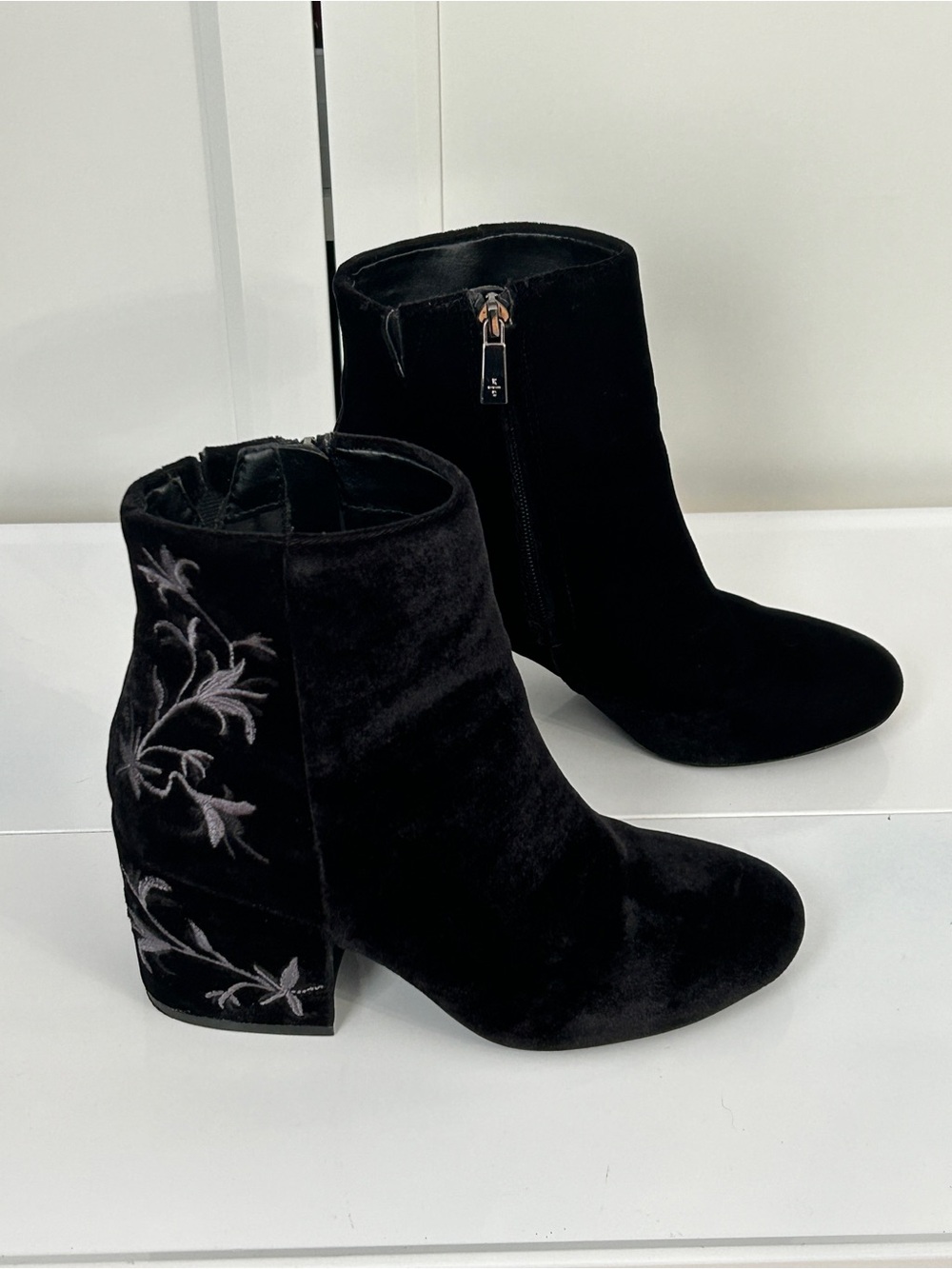 Kenneth Cole New York Renna Black Velvet Embroidered Ankle Booties Women's 6.5